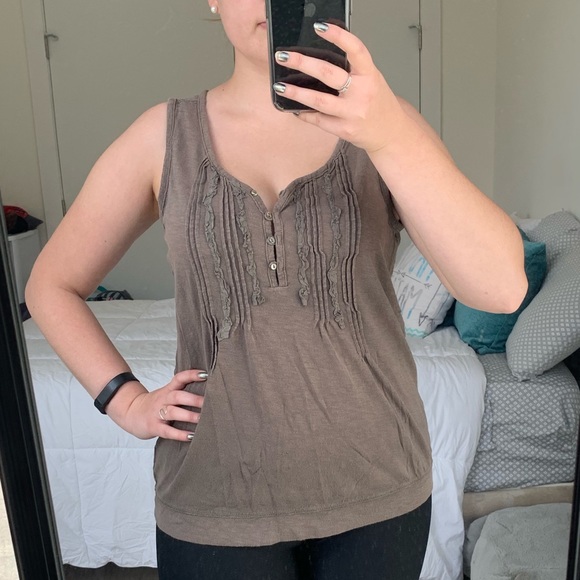 Eddie Bauer Button Up Ruffle Tank Top - Picture 5 of 8